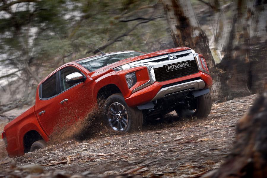  Mitsubishi Triton Double Cab 2018 года  (TH) (фото 18 из 28)